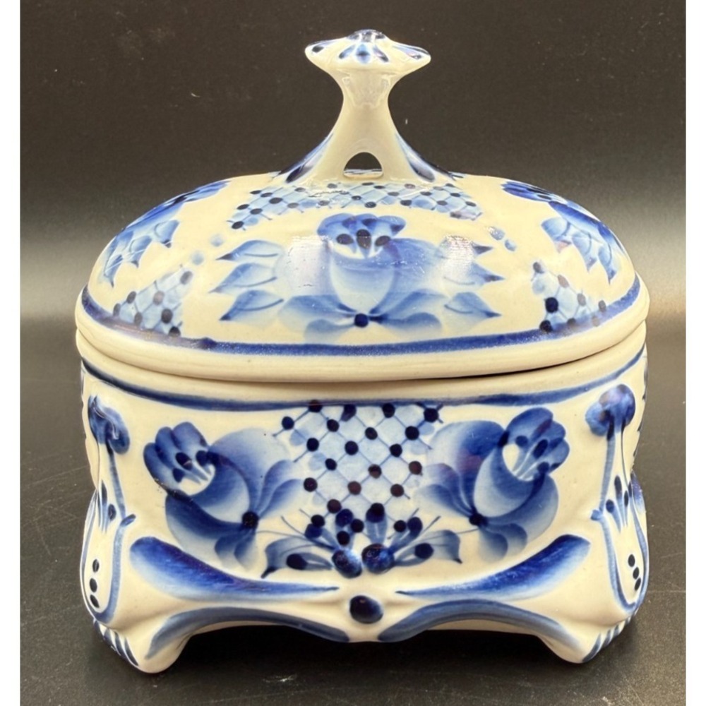 Gzhel Vintage Russian Porcelain Box Lidded Trinket Dish Floral Decorative